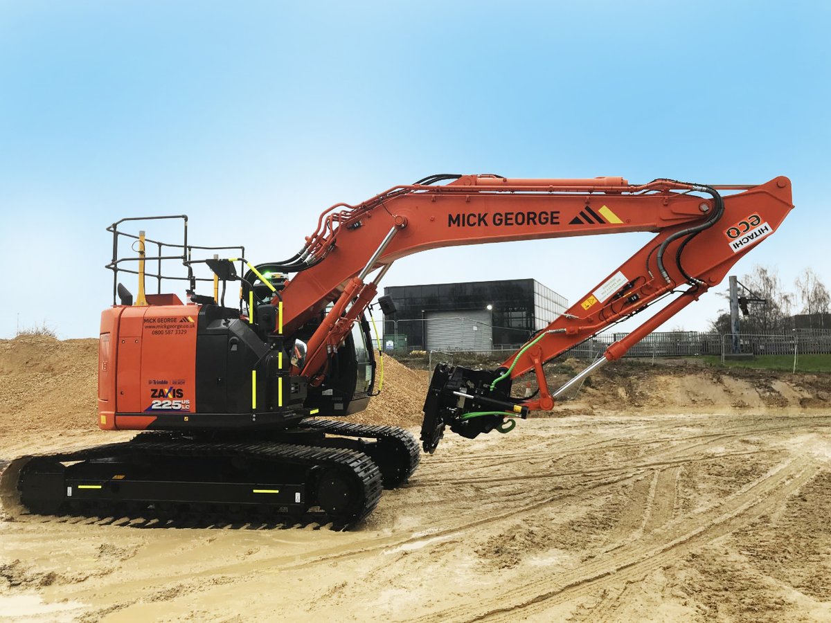 mickgeorgeltd's tweet photo. #M1Project | Here are some of the fresh Hitachi vehicles that were delivered last week, for Mick George to use on the M1 project! https://t.co/0ORPPfQwz6