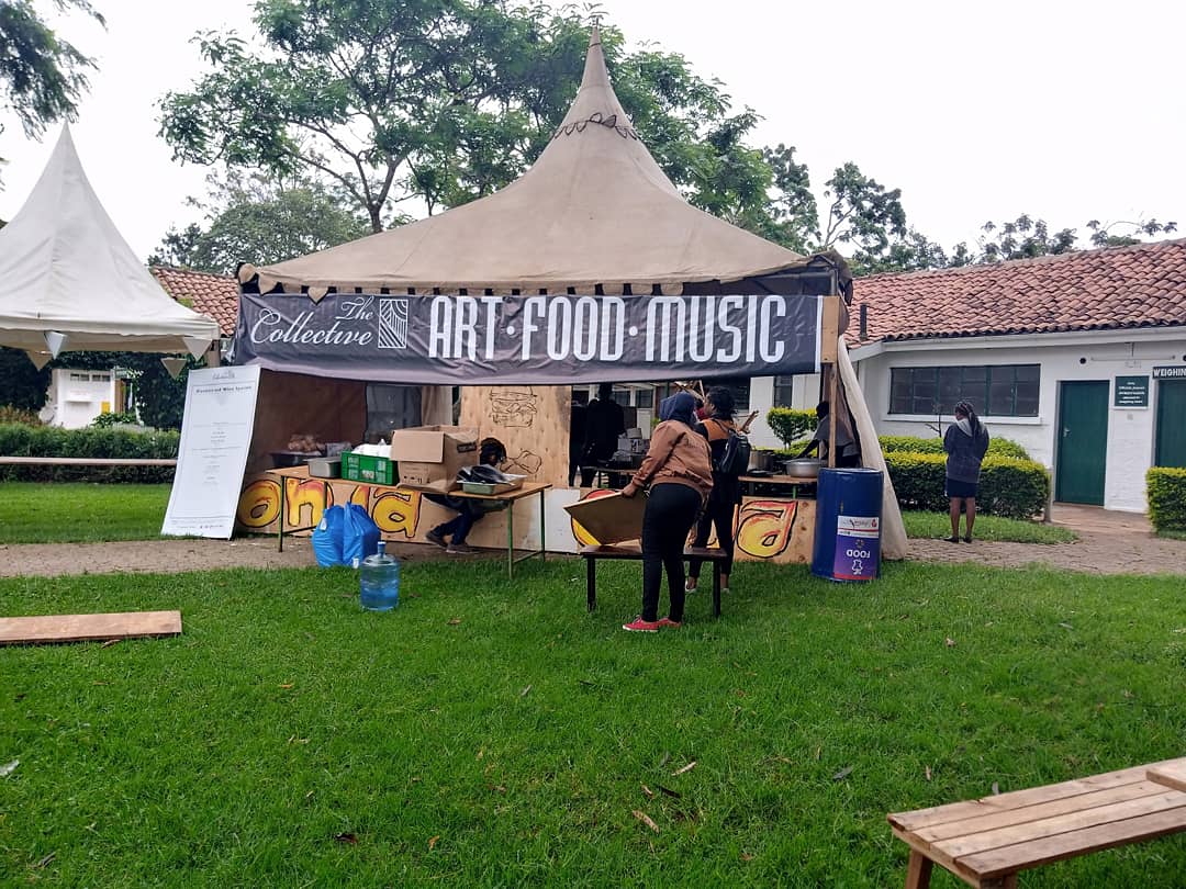 Daddoomutitii1's tweet photo. Onja Onja food stand free style Graffiti collaboration with @mSale_ at the @blanketsandwine #toastsomeone https://t.co/wJyJ0xd3a5