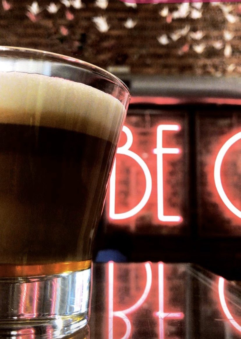 No hay nada mejor que el olor a café de buena mañana ☕️😋...¡Nos encanta! 

¿A vosotros cómo os gusta? Con leche, americano, espresso, cappuccino...

#coffe #café #coffetime #coffebreak #lunes #desayuno #bar #tribecaleon #snackbar #restaurante