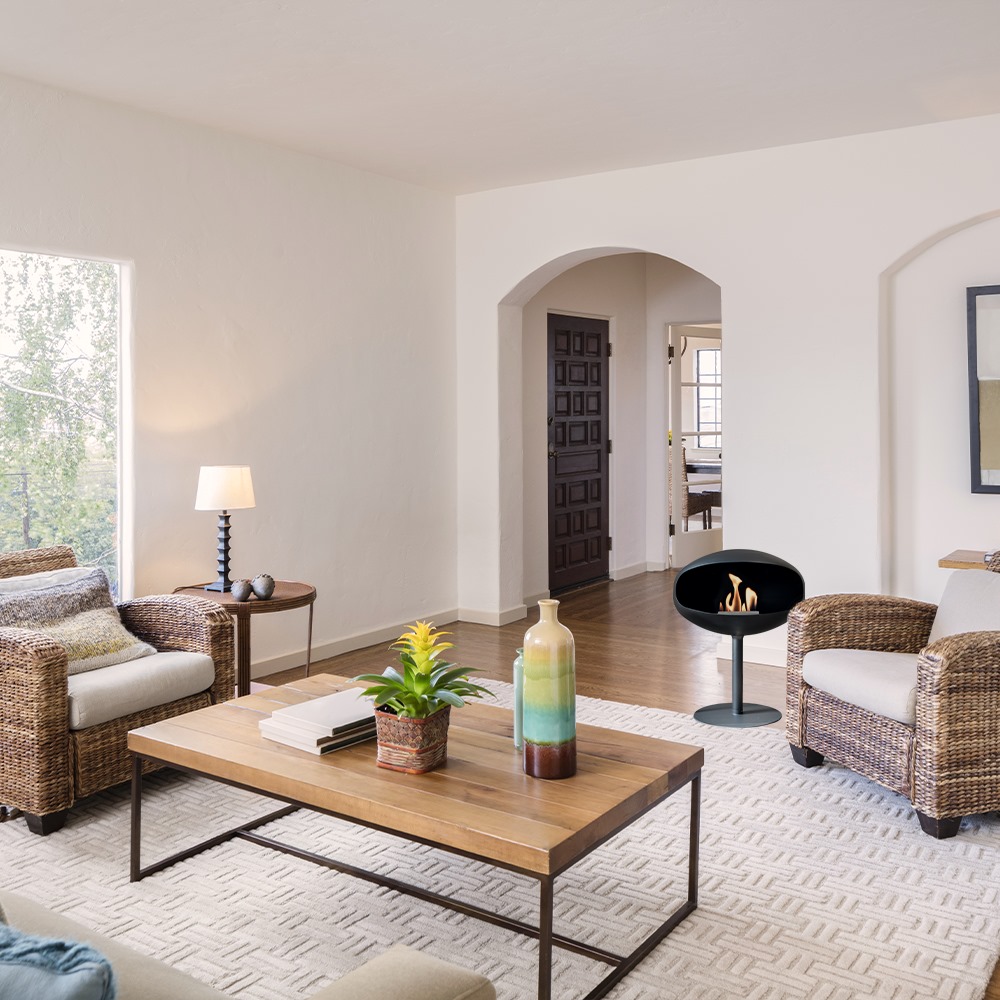 "I always put in one controversial item. It makes people talk."⁠

-Dorothy Draper⁠