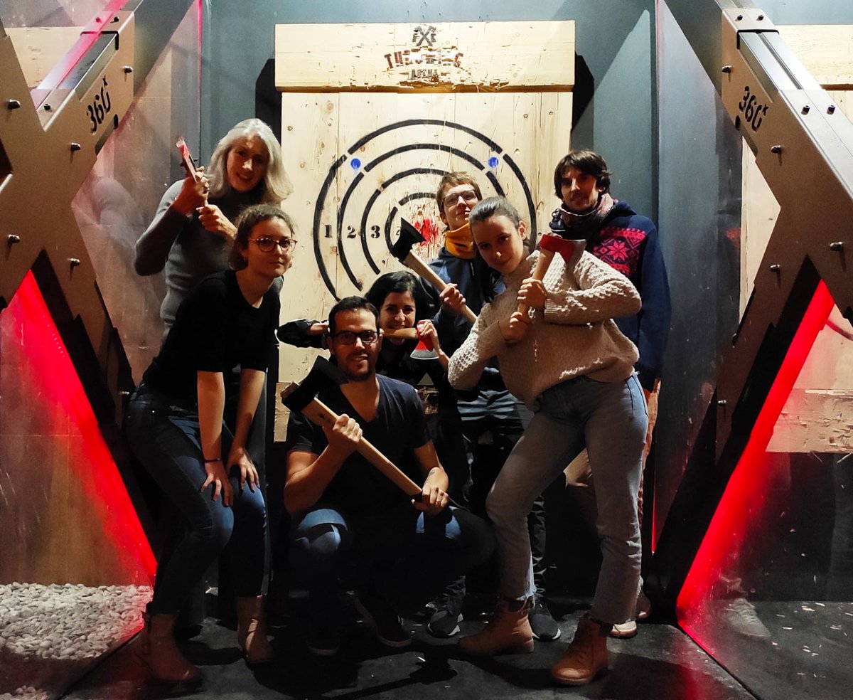 Pour sa soirée de Noël, l'équipe de #TerraBalka s'est essayée au lancer de haches 🙀
On s'est laissé dire que les scores étaient très serrés... La naissance de nouvelles vocations ? Affaire à suivre... 😉
#teambuilding #teamterra