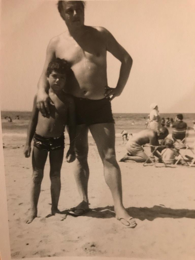 prensa14's tweet photo. Lo he pasado muy bien todo este tiempo con mi padre. Incluso en estos últimos días largos tan difíciles de despedida.

Hasta siempre amigo; a ti te debo todo. https://t.co/0JgrU0bsKU