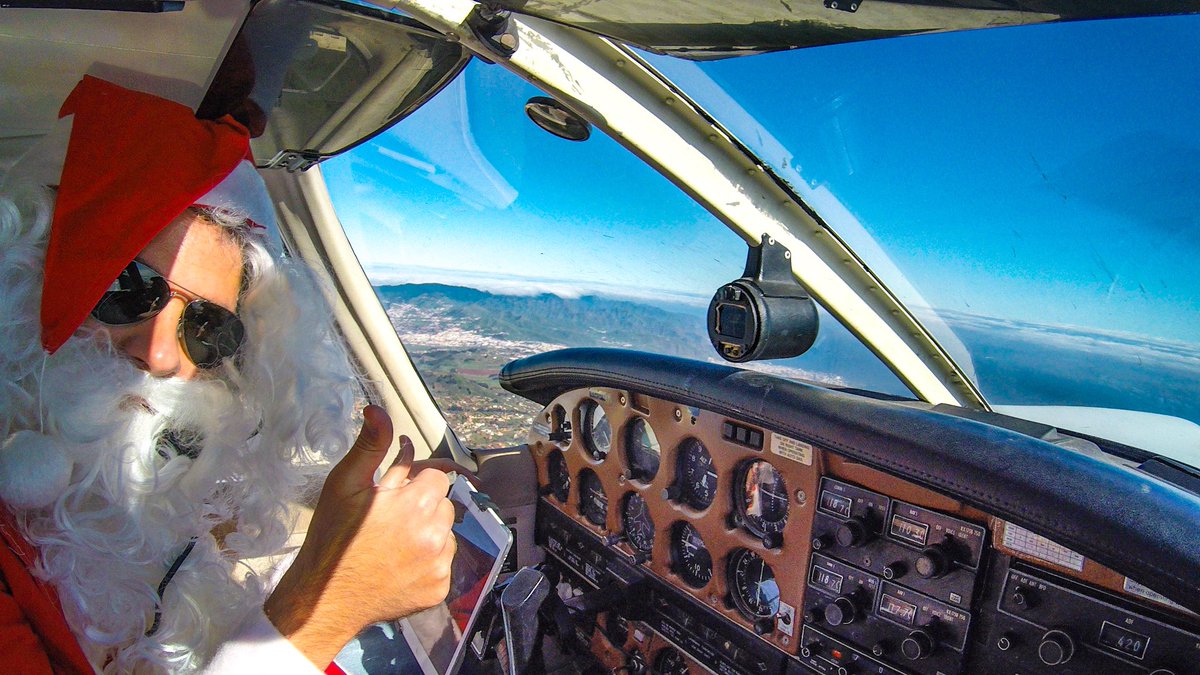 stani320's tweet photo. Santa 01 is about to start to descent into Tenerife 🎁 Merry Christmas piplz 🎅🏼 😎✈️ #santa #santaclaus #pa28 #piperarcher #aviationhumor #avgeek #aviation #generalaviation #cockpitview #pilot #sky #yosoytenerife #anaga #tenerife #sky #gopropilot #aviationhumor #flightdeckmonday https://t.co/nWVUGXWTgo