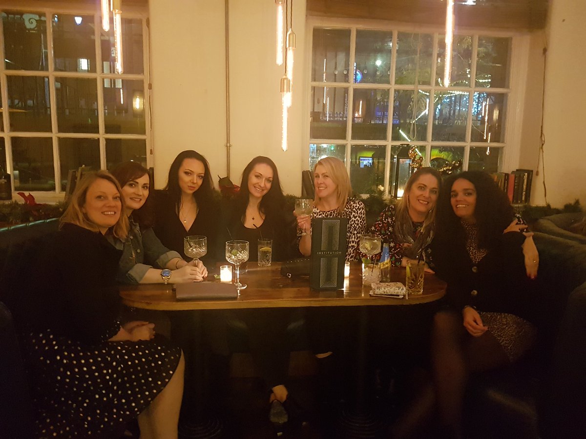 OddBallsN's tweet photo. OddBalls Xmas night out @viviennenics
@EGLewis.  #netball #netballfamily https://t.co/0tDUh1xWgC
