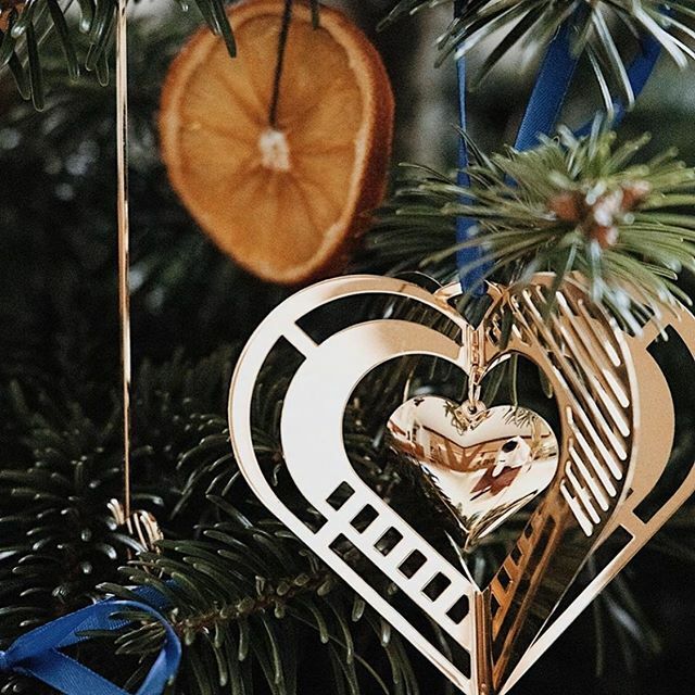 MesterSandberg's tweet photo. Vi ❤️ hjerter! Pynt hjemmet, eller del med andre🎄 @georgjensen 
____________________________
#georgjensen #georgjensenliving #christmas #jul #gj #julepynt #design #decor #dekor #pynt #inspo #inspirasjon https://t.co/wNNaINxPqd https://t.co/Kgt0ECQNxm