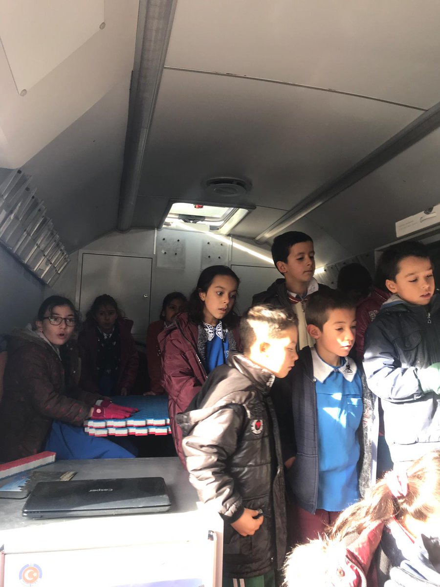 İlçemiz Dereköy İlkokulunda Gezici Kütüphane heyecanı... <a href="/EserogluNuray/">Nuray Eseroğlu</a> <a href="/BurdurilMEM/">Burdur İl Milli Eğitim Müdürlüğü</a> <a href="/emrecay55/">Emre ÇAY</a> @burdurbigep <a href="/mebailesi2023/">MEB Ailesi</a>