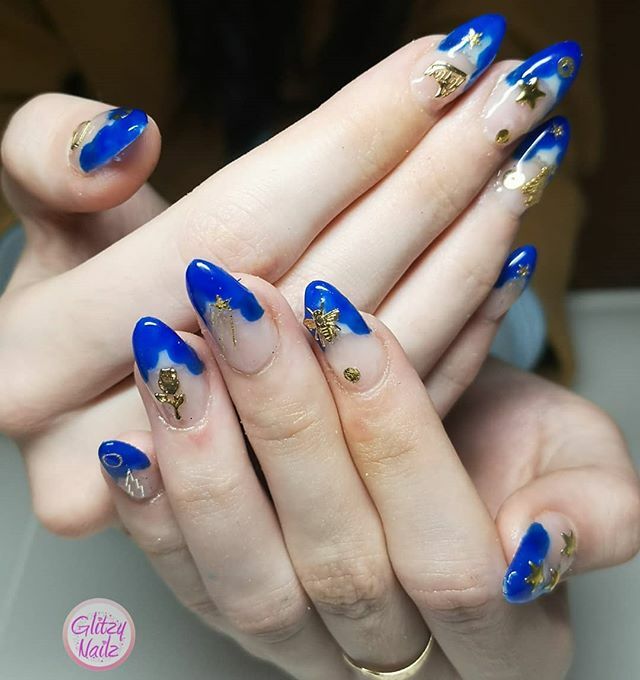 Helmsdale Christmas Ready 💃🌹💅✨🌠🌕🐝♥️ How about something a little different with these vibrant Electric Blue  #egyptianinspired #starryskies #christmas #longlivethebees specials for this  beauty of a young lady ! Enjoyed showing what little trinke… ift.tt/35PNpWZ