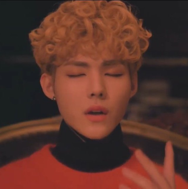 MD971027's tweet photo. #HelloChristmas미담x명훈
이 머리 나올때마다 ㅜㅋㅋㅋㅋㅋㅋㅋㅋ 너무 귀엽고,, 약간 합성같애,,, https://t.co/KXk7hLtlWl