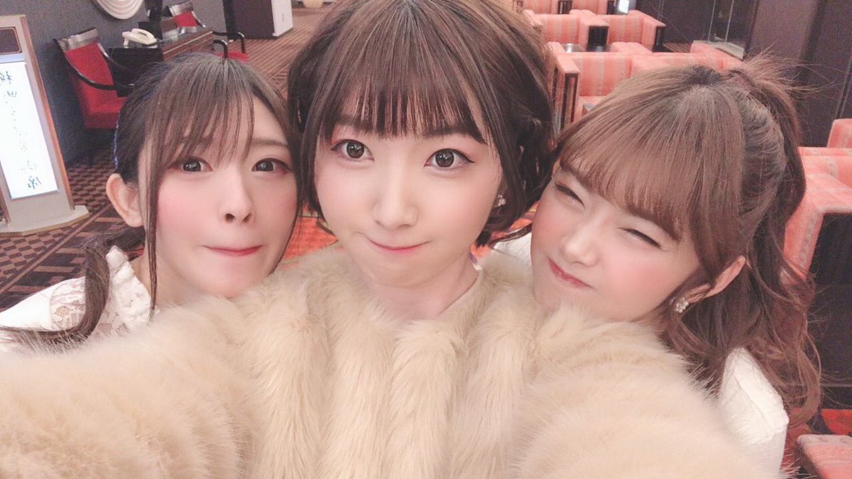 EASTcinderella's tweet photo. グランドサンピア八戸さんにて
🎄X'masファミリーバイキング🎄

LIVEさせていただきました🎙❤

2年連続のステージ
本当にありがたいです😌🌈

グランドサンピアの方々
お越し下さりました皆様
ありがとうございました🙇‍♀️❤️❤️

今年は3人バラバラの
サンタさんでしたぁ🎅🏻🌹

#シンデレラマジックEAST https://t.co/MxAxA9cybJ