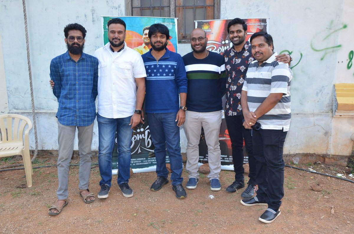 baraju_SuperHit's tweet image. Successful Director @AnilRavipudi launched  #Chuppanathi lyric video song from #Bombhaat

youtu.be/TEAd4p7NDSQ

#SaiSushanth @iChandiniC @Ragavendraraoba @ramjowrites @SimranCOfficial #RaghavendraVarma @Josyabhatla @SharanyaSrini3 #Vishwas @SuchetaDream
 @LahariMusic