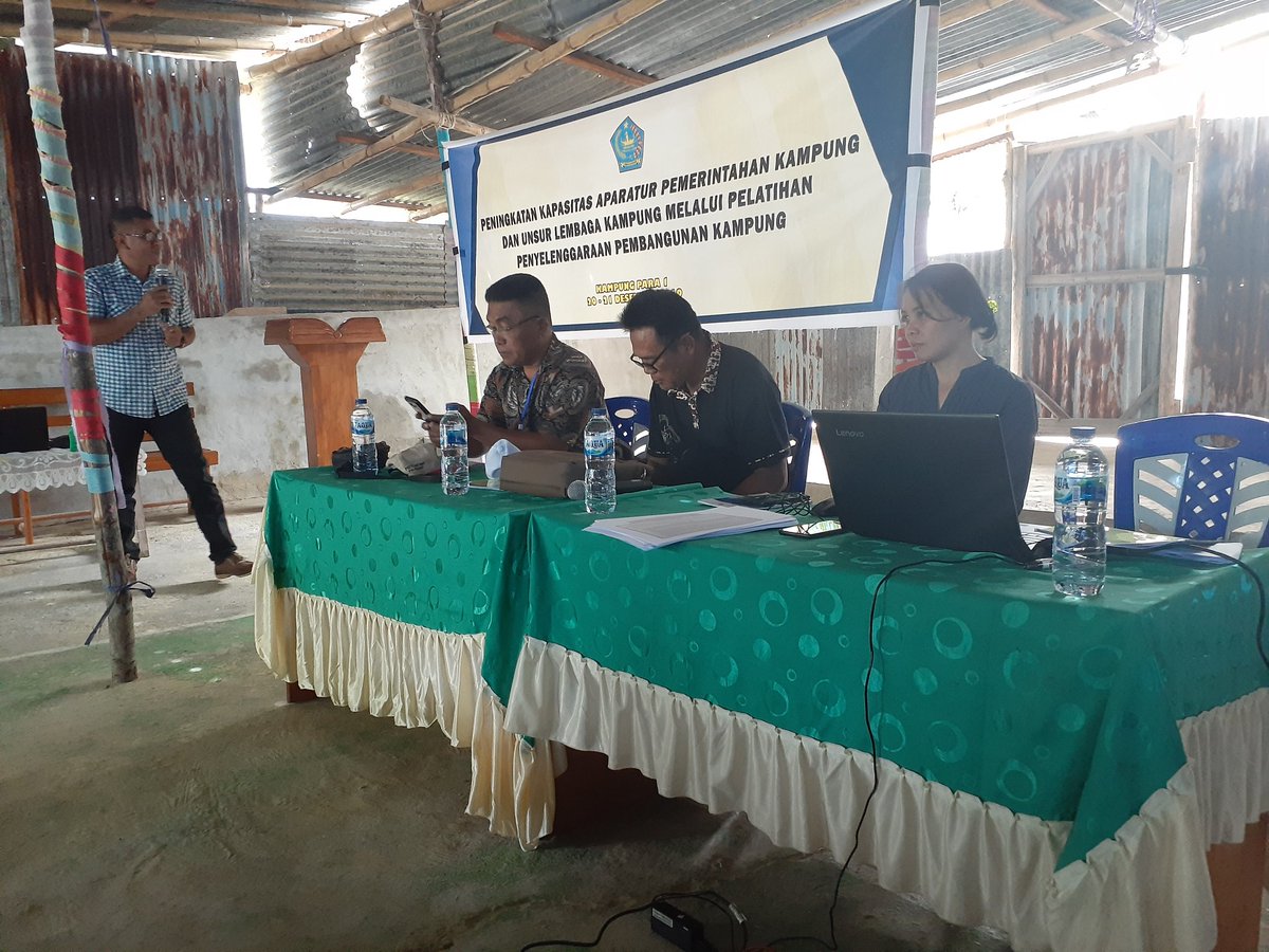 DeboraSahabati's tweet photo. Pelatihan penyelenggara pembangunan untuk menuju #DesaSurga kampung Para dan Para I @halimiskandarnu @taufikmadjid71 @anwsanusi @fachrilabalado @tppkemendes https://t.co/TLz7dt91Db