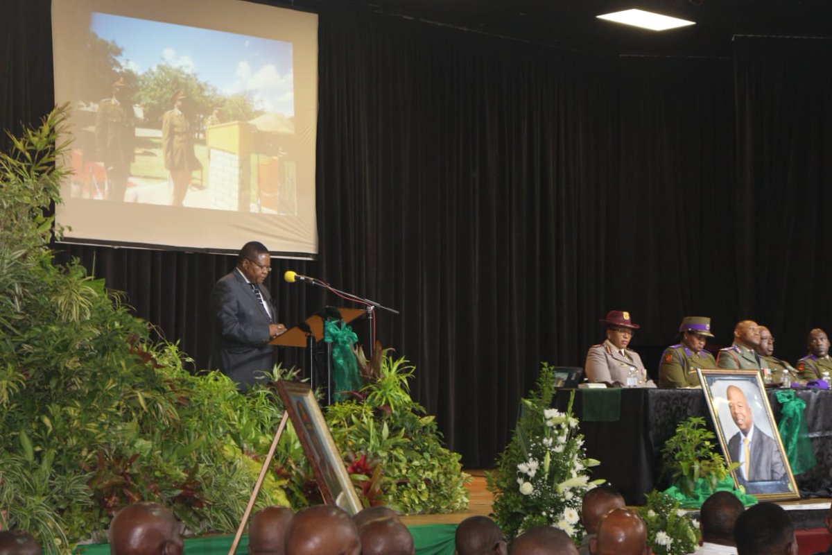 SANDF_ZA's tweet photo. The late Chief of the SA Army, Lieutenant General Thabiso Mokhosi funeral, 21 December 2019.
Photographs provided by Captain Marumo Machete, Defence Corporate Communication
#sandf
#sandf_19
#SAArmy_19 https://t.co/hTofewvqrE