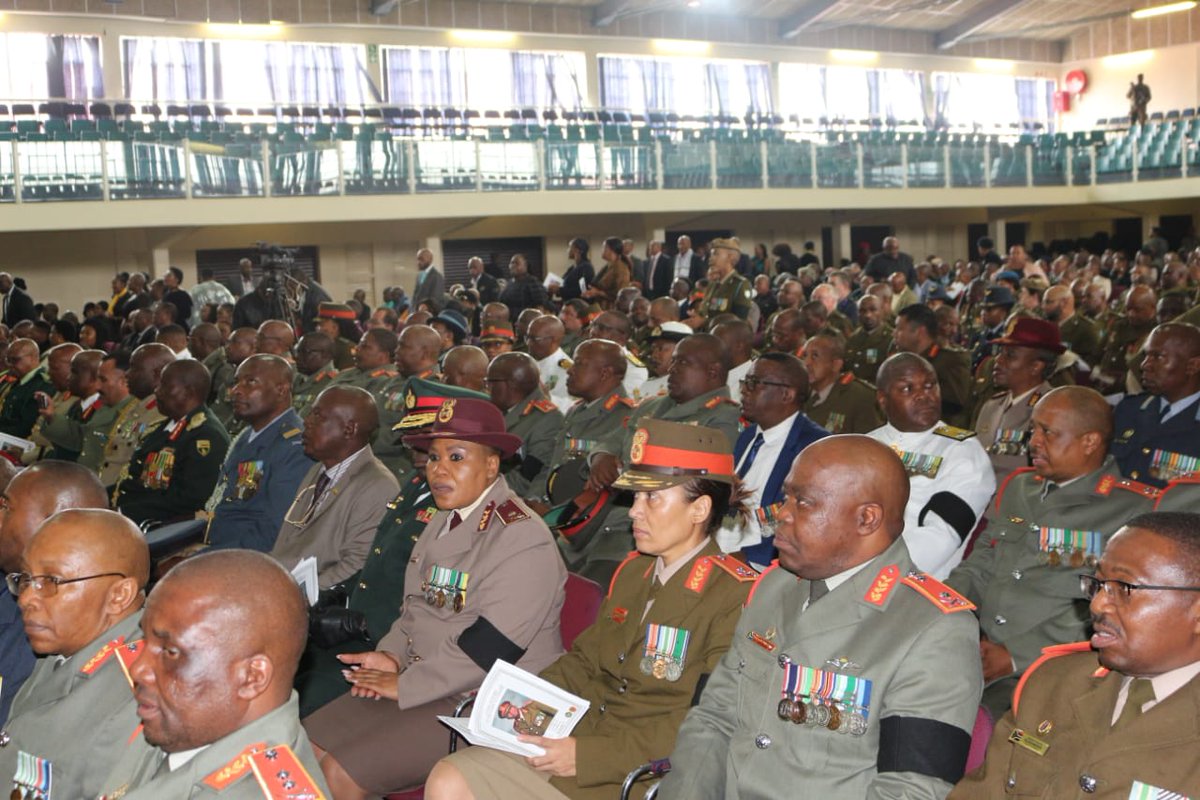 SANDF_ZA's tweet photo. The late Chief of the SA Army, Lieutenant General Thabiso Mokhosi funeral, 21 December 2019.
Photographs provided by Captain Marumo Machete, Defence Corporate Communication
#sandf
#sandf_19
#SAArmy_19 https://t.co/hTofewvqrE