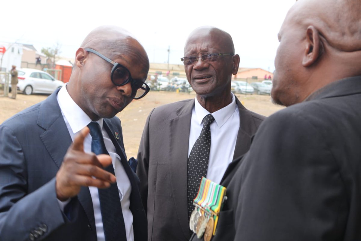 SANDF_ZA's tweet photo. The late Chief of the SA Army, Lieutenant General Thabiso Mokhosi funeral, 21 December 2019.
Photographs provided by Captain Marumo Machete, Defence Corporate Communication
#sandf
#sandf_19
#SAArmy_19 https://t.co/RPfuwYxdBb