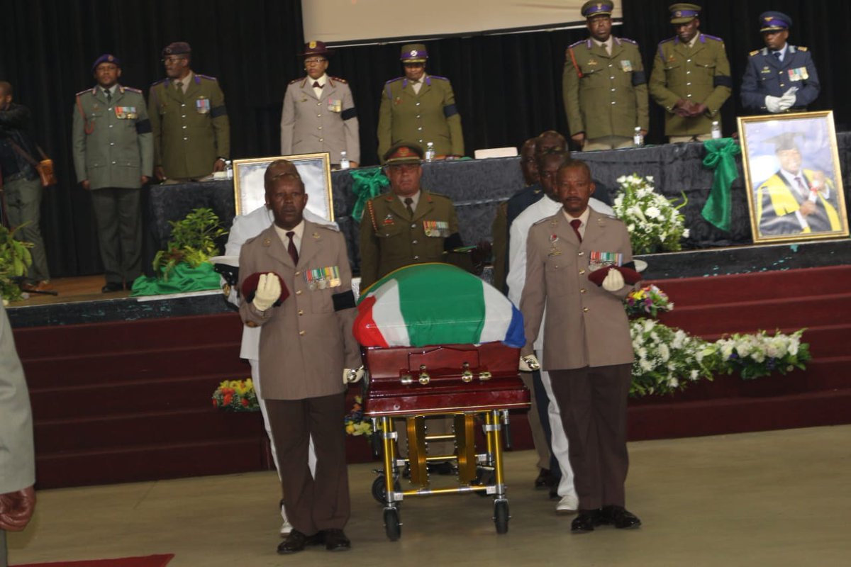 SANDF_ZA's tweet photo. The late Chief of the SA Army, Lieutenant General Thabiso Mokhosi funeral, 21 December 2019.
Photographs provided by Captain Marumo Machete, Defence Corporate Communication
#sandf
#sandf_19
#SAArmy_19 https://t.co/RPfuwYxdBb