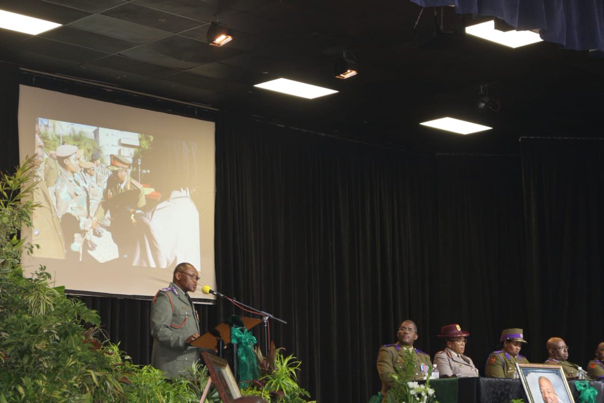 SANDF_ZA's tweet photo. The late Chief of the SA Army, Lieutenant General Thabiso Mokhosi funeral, 21 December 2019.
Photographs provided by Captain Marumo Machete, Defence Corporate Communication
#sandf
#sandf_19
#SAArmy_19 https://t.co/EIHQds1FbB