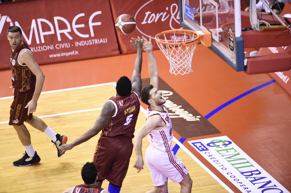 REYER1872's tweet photo. ❌✋ Forget about it!
#block #effort #defense #julyan #stone #esserci https://t.co/kYeg25Qmw2