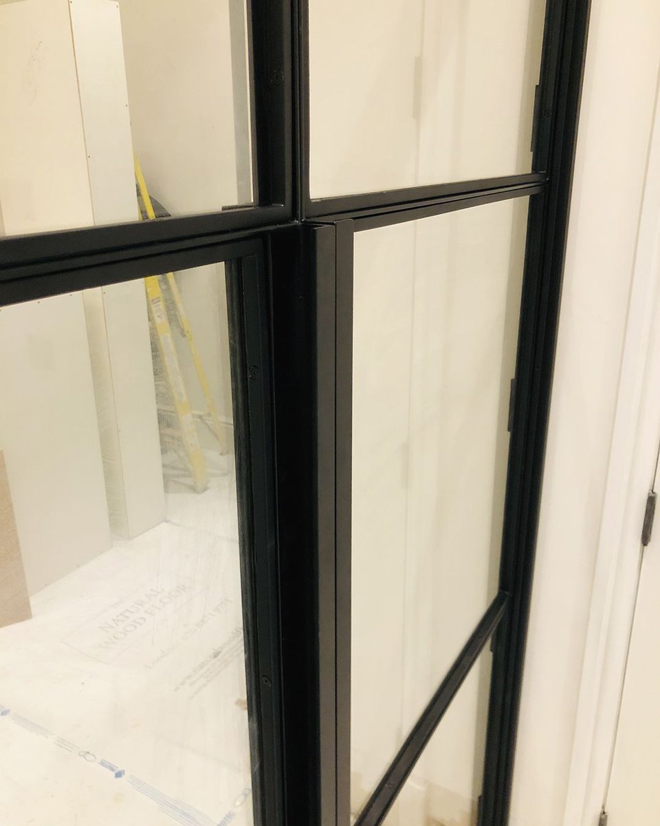 johnson_bespoke's tweet photo. Another huge set of Steel Crittal style doors installed at this beautiful apartment in London.
We fabricated these doors with large glass panes and thin profile Steel to create a sleek and minimal look in this grand hallway.
#steeldoors #johnsonbespoke https://t.co/YGKcJLra1z