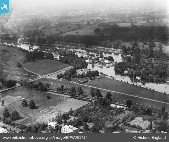 EastMoleseyCC's tweet photo. #MoleStat ever wondered what the two massive brick entry gates into our ground are? These are the remains of the famous Hurst Park Racecourse (as mentioned in the Peaky Blinders) #Moles https://t.co/6A1xvHwgdy