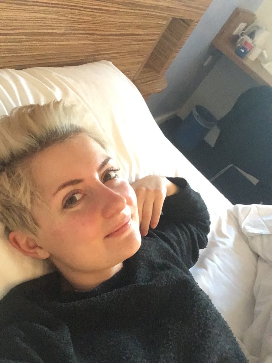 _Cloudius_'s tweet photo. Last gig before the holidays so I splurged and spent one night at the Travelodge to eat all the breakfast and stay on this bed until 12pm (instead of staying at the usual basic dorm-style digs I crash at here), Merry Christmas to meeeee https://t.co/DfitYKLTVi