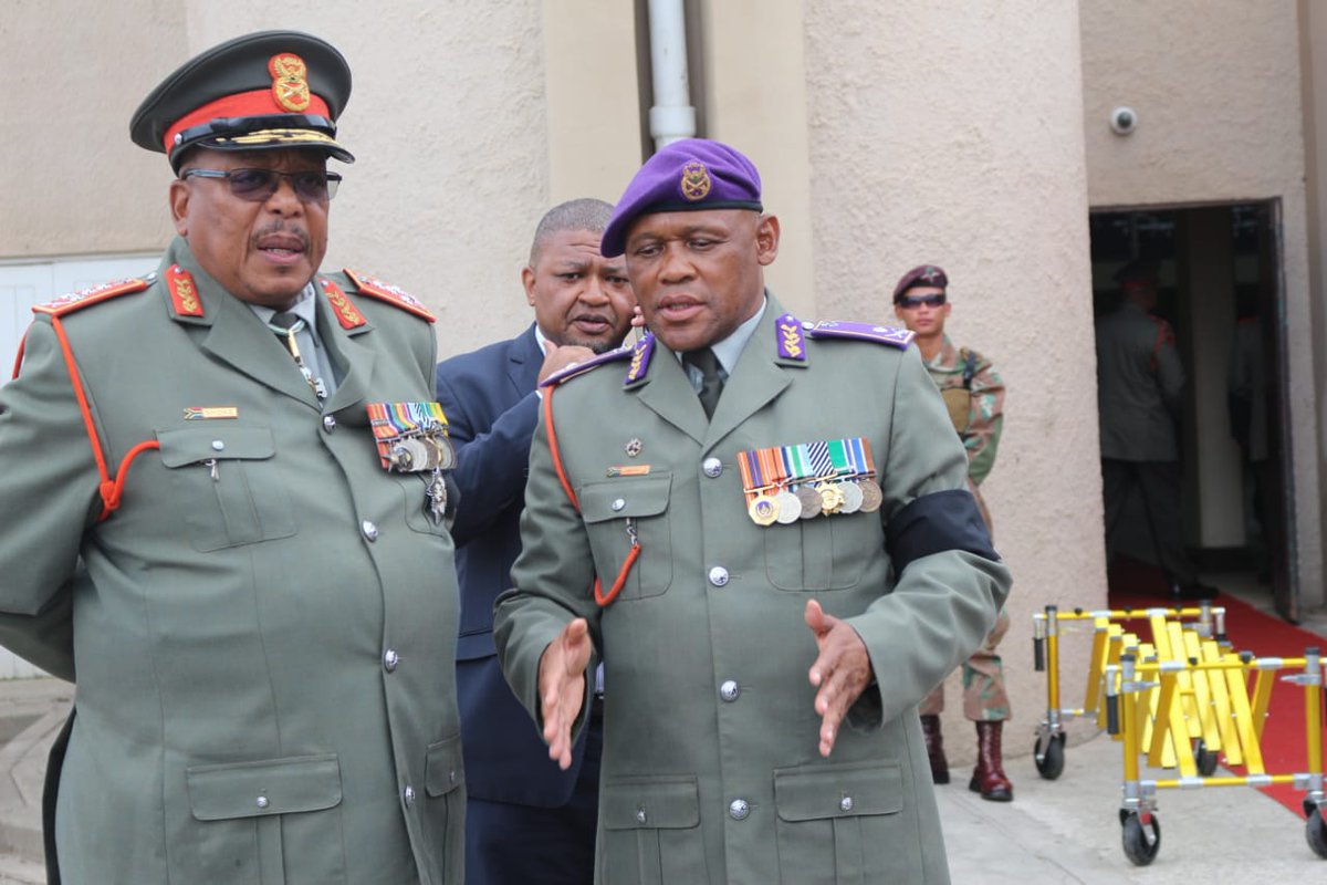 SANDF_ZA's tweet photo. The late Chief of the SA Army, Lieutenant General Thabiso Mokhosi funeral, 21 December 2019.
Photographs provided by Captain Marumo Machete, Defence Corporate Communication
#sandf
#sandf_19
#SAArmy_19 https://t.co/B23itmZwQz