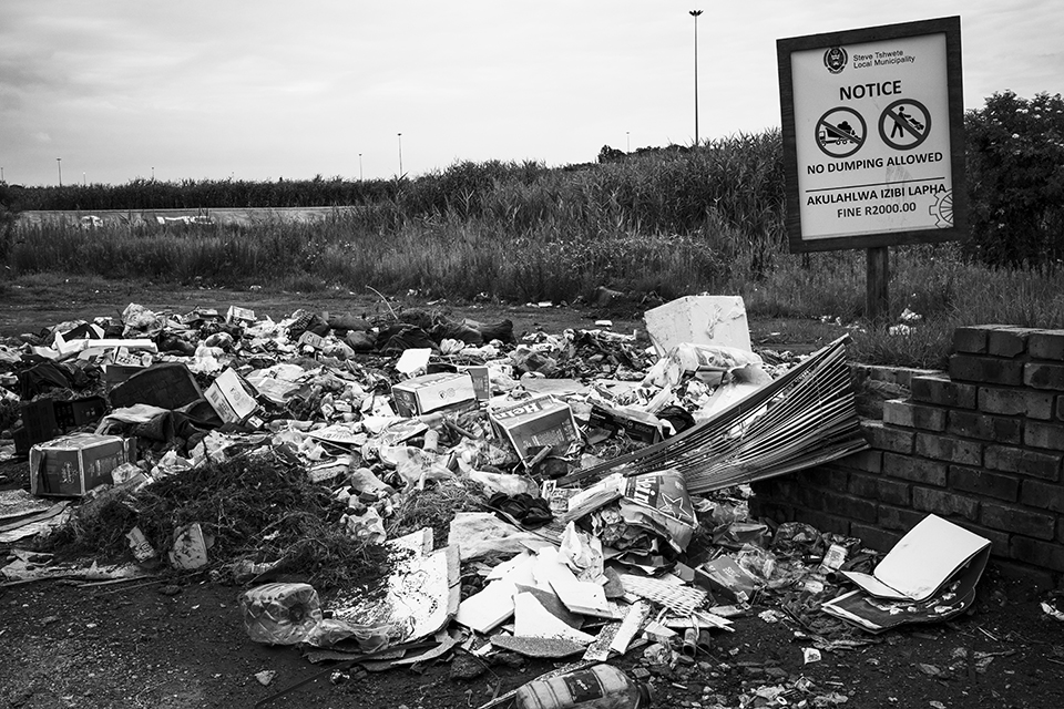 FepaMahlo's tweet photo. The cleanest municipality in Mpumalanga seems to be fighting a losing battle. #STLM #Mhluzi #Township #Mathole #Park #ORTambo #streetphotography #FepaMahlo #middelburg https://t.co/oB8E4qGb44
