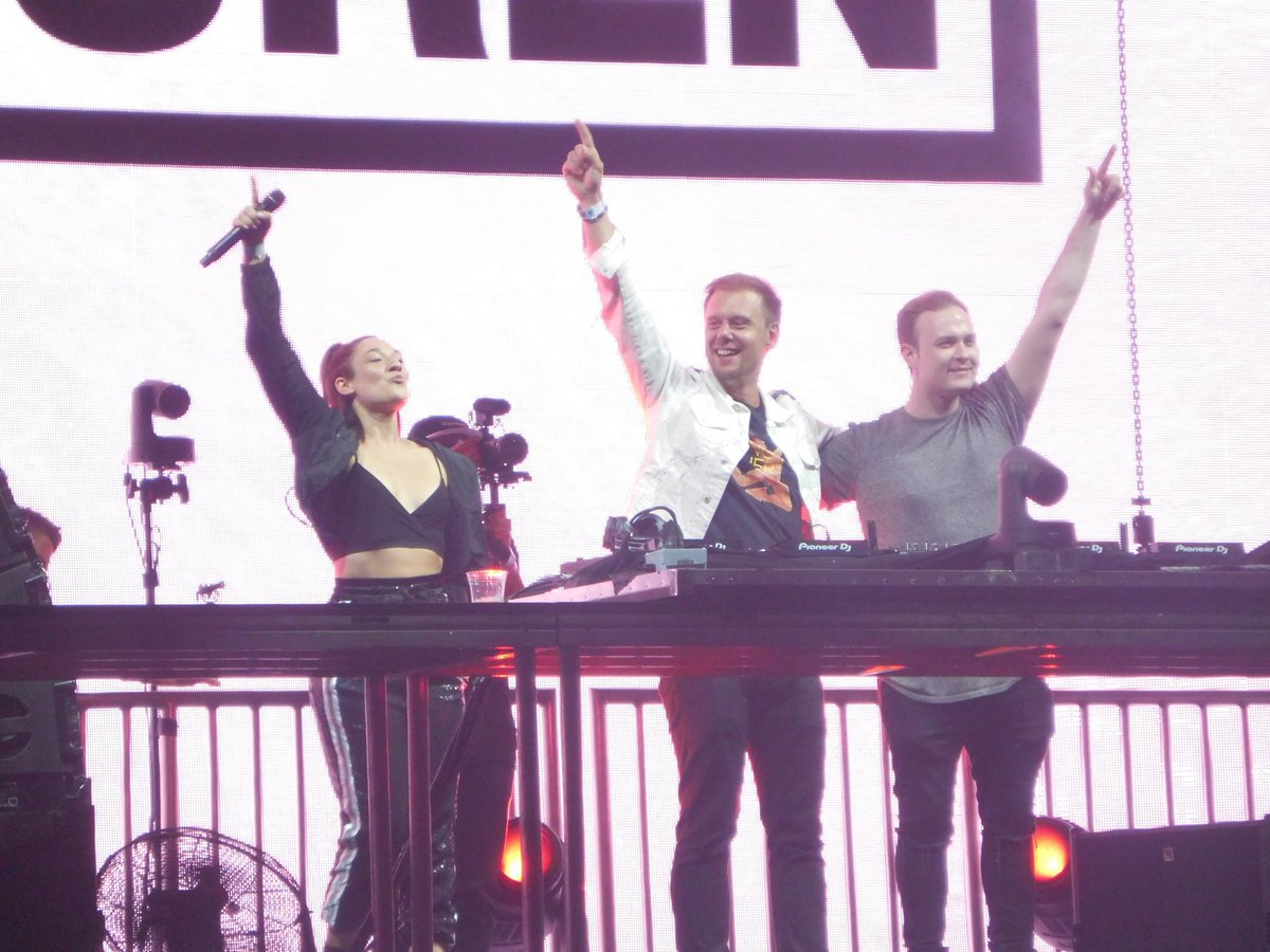 colinbunny93's tweet photo. @arminvanbuuren #asotbay where I got to see you, @FatumMusic @rubenderonde @rodgmusic @marlo_music @alyandfila @itsNWYR https://t.co/xcouegxpgd