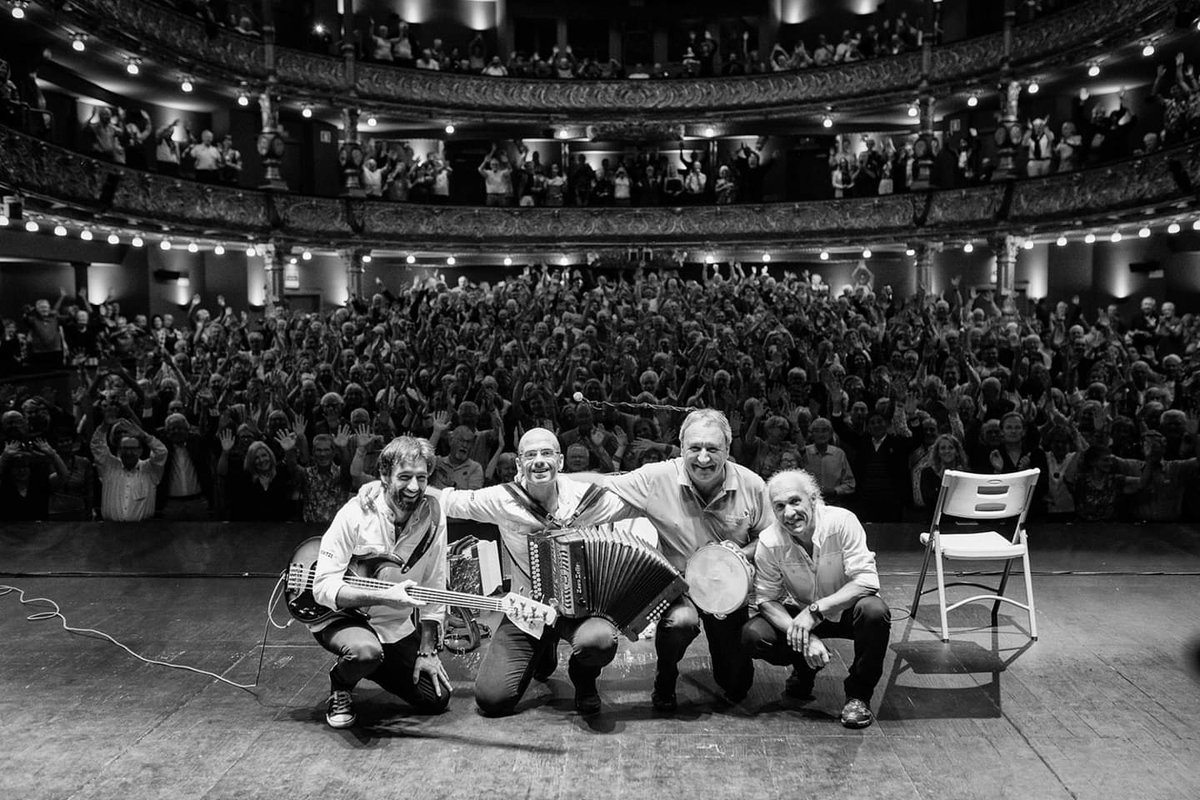 -Hoy, Teatro Campos Bilbo, por una buena causa: ayudar a Mikele, una niña con Déficit de Merosina.
-Gaur, Bilbo Campos Antzokia, helburu on batekin: Mikele lagundu, "Déficit de Merosina" gaitza daukan umea.
<a href="/ImpulsaT_Lama2/">Asociación ImpulsaT</a> <a href="/teatrocampos/">Teatro Campos Bilbao</a> #korrontzi2019 <a href="/MIE_Elkartea/">MIE Elkartea</a> <a href="/musikabulegoa/">Musika Bulegoa</a>