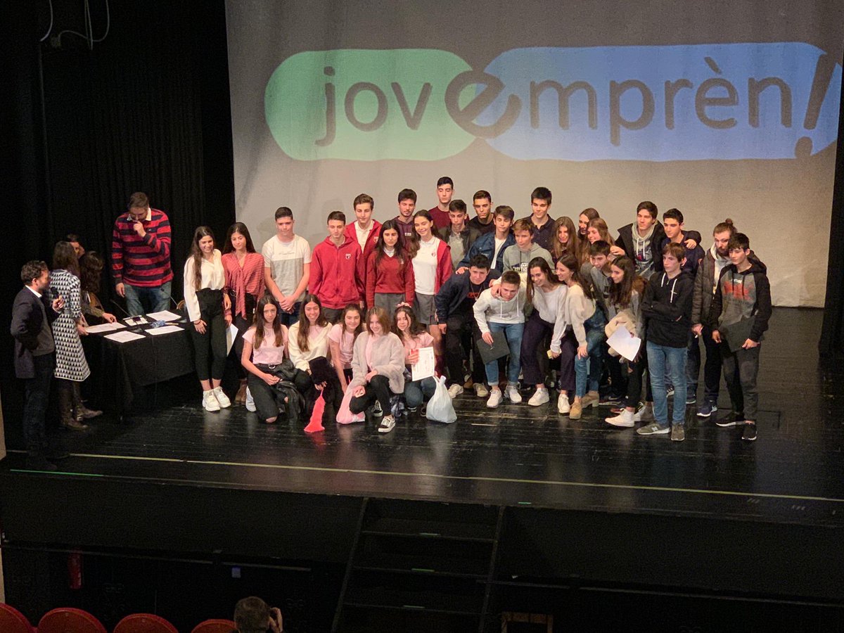 Molt contents amb l’èxit dels nostres alumnes #FormacióProfessional a #JovEmprèn primer premi, segon premi i menció pels projectes presentats #EIE