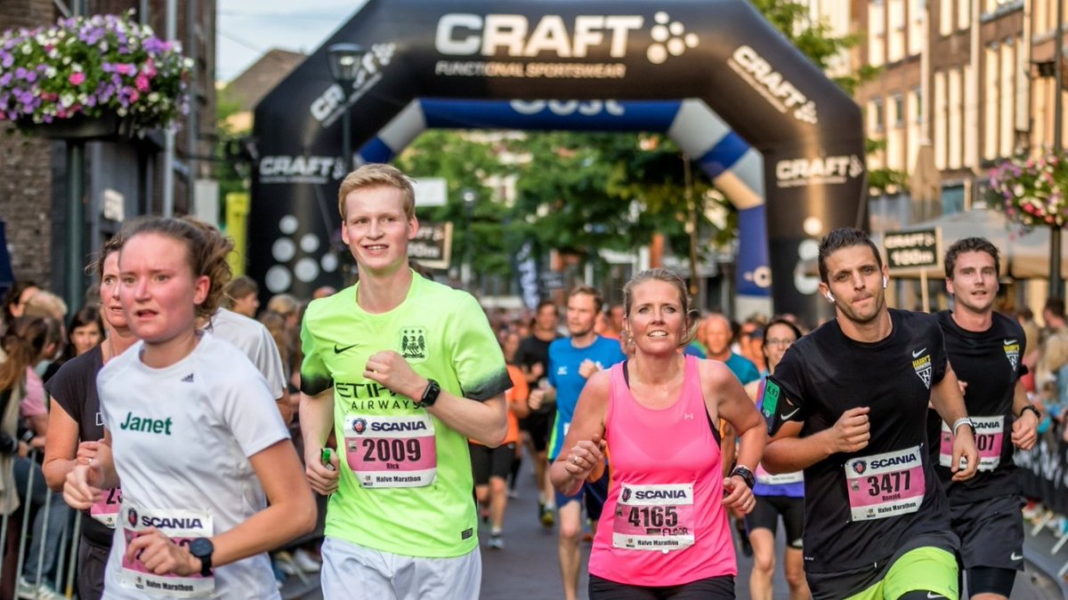Het Frion Festival, de Nederlandse Stichting voor het Gehandicapte Kind en Stichting De Gift City. Dat zijn de drie goede doelen die zijn gekoppeld aan de twintigste editie van de Scania Zwolse Halve Marathon, zaterdag 13 juni 2020! #zhm20 #Zwolle bit.ly/2rhkfAS