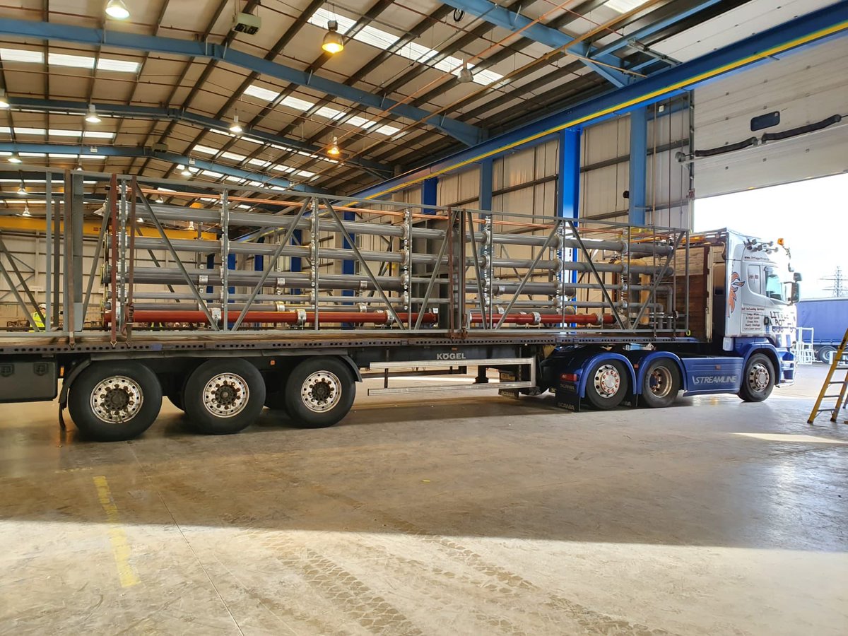 LittlePotTpt's tweet photo. OB16 POT delivering a 13 metre long riser to Bristol last week 🚛 #LittlePot #Scania #Roadhaulage #generalhaulage #transport #truck #SilverFORS #FORS #flattrailer https://t.co/LMA0N8fA1s