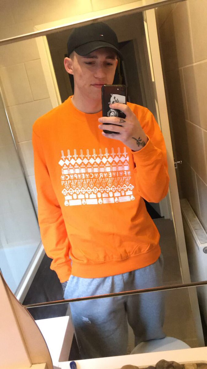 LIVE🚨

Twitch.tv/Divssss

Last stream till the weekend, going to see family for Christmas🎄MERRY DIVSMAS!

#StayFierce #FierceFam 🐉