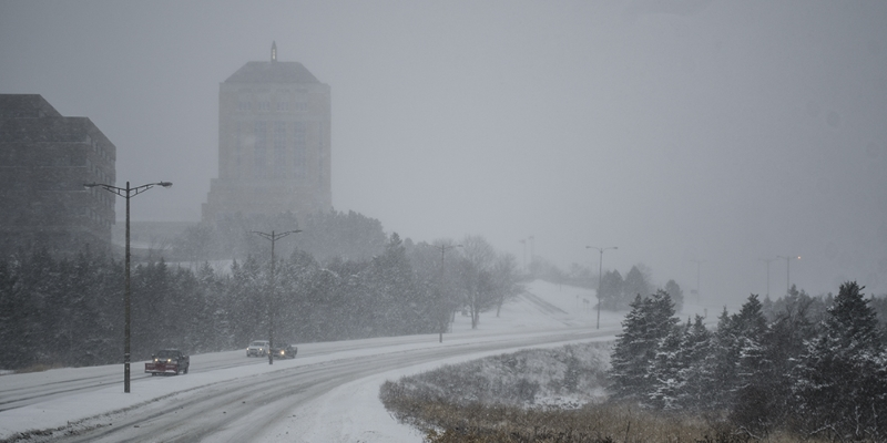 VOCMNEWS's tweet photo. Government Offices Closing Tomorrow in Advance of Storm

https://t.co/P9Kfj43zVg #nlwx #nltraffic https://t.co/gV9lrAk1xC