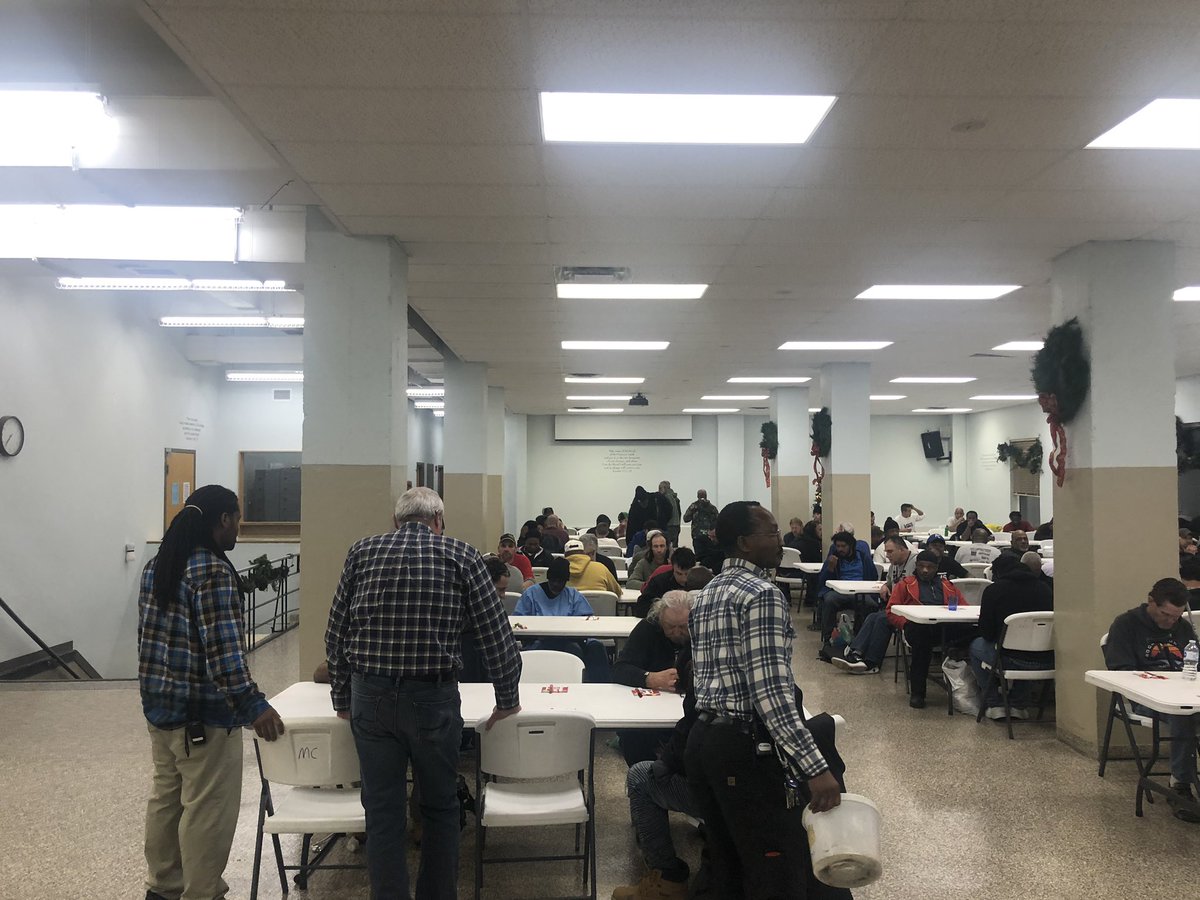 SuriHokieman's tweet photo. Giving back during the Christmas time and enjoying the family being together and serving meals at City Union mission. #ChiefsHuddlefor100 and #Sweepstakes #cityunionmissionkc https://t.co/aozXIH05mV