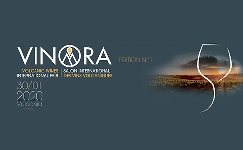 agamy_fr's tweet photo. Dans un peu plus d'un mois aura lieu Vinora ! 1er salon international dédié aux vins issus de terroirs volcaniques 🌋 l'événement parfait pour vous faire découvrir nos vins du Forez. RDV à partir du 30 janvier à Vulcania !
Programme par ici ➡️ https://t.co/ea4TjmWdeK https://t.co/n1rwawohvo
