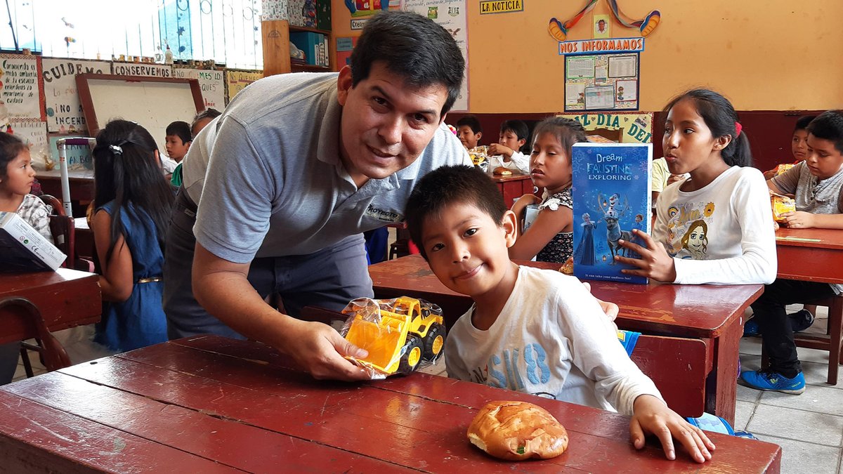 muniecharati's tweet photo. La ilusión de la #Navidad llego a los niños de #Echarati, Aunándose a este júbilo la @muniecharati realizo la entrega de #regalos a las niñas y niños del distrito de Echarati. Entérate Más 👉 https://t.co/qkyCL14UCQ https://t.co/EqQkfda6Vs