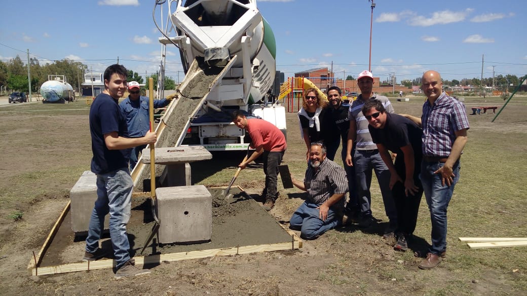 libercoli's tweet photo. Cuatro espacios verdes de Ingeniero White se embellecen gracias a la #MesadeProyectos, #profertil y #utnbhi
Las plazas del Tren, de la Vida del Saladero, Malvinas y Pereyra cuentan ahora con nuevas instalaciones para que todos los vecinos y visitantes puedan disfrutarlas. https://t.co/4YunBNz96q