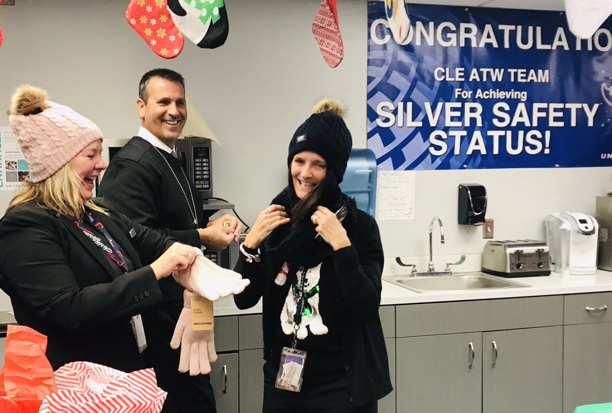 Spreading lots of Holiday Cheer in CLE today🎄🎁🎄@Auggiie69 @LouFarinaccio @sharon_goede @AndesTammy @weareunited #WinningTheLines @goingplacesCLE