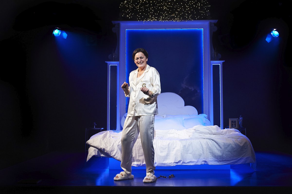 ★★★★ Theatre Reviews Design “Hilarious! David Javerbaum‘s script is an absolute rib-tickler!” #AnActOfGod only at @thevaultsuk until 12 January bit.ly/34OyI5b
