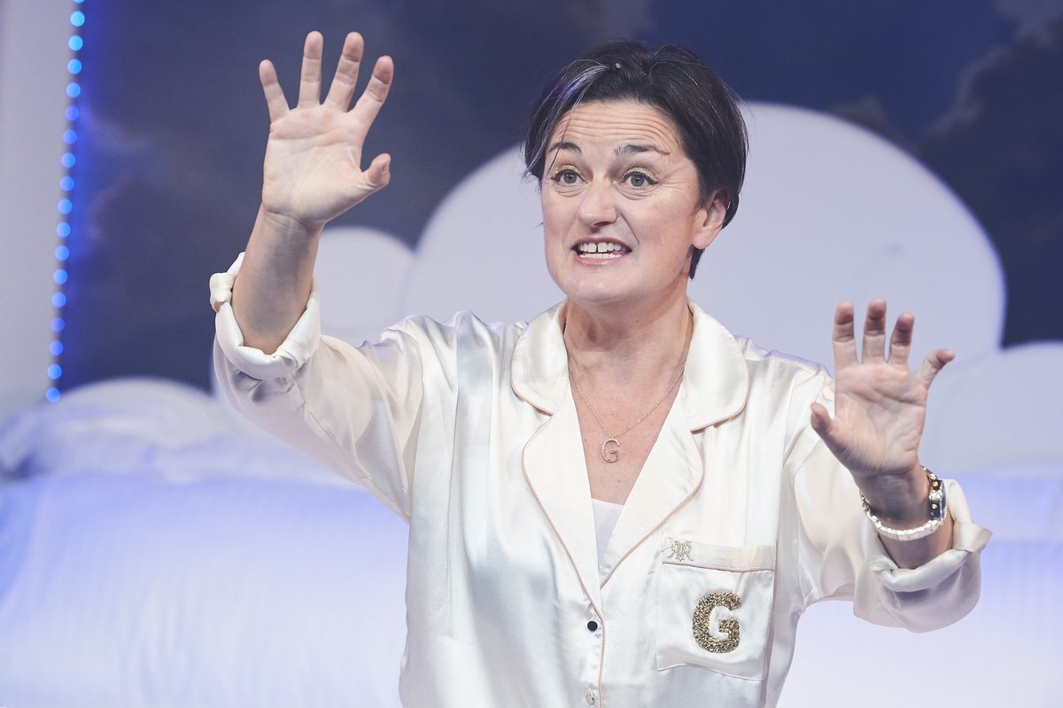 ★★★★★ Broadway World "Zoe Lyons is diabolically glorious" #BoxingDay bit.ly/34OyI5b