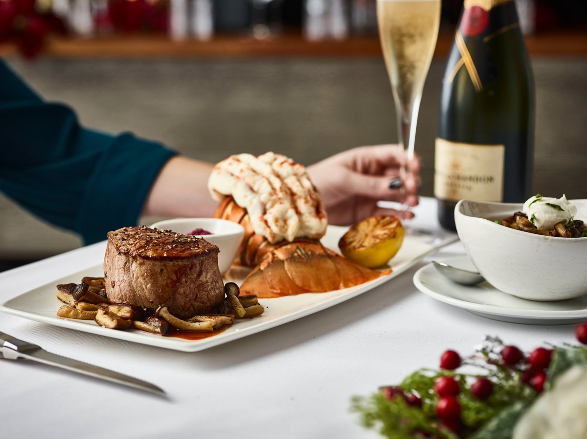 HYPErichmond's tweet photo. @Flemings in Richmond is open Christmas Day to host you and yours. Celebrate with three courses – enjoy Filet Mignon with your choice of Colossal North Atlantic Lobster Tail or Crab-Stuffed Colossal Shrimp. Reserve now: https://t.co/opzFRC9Qd1 https://t.co/bokXlHYN97
