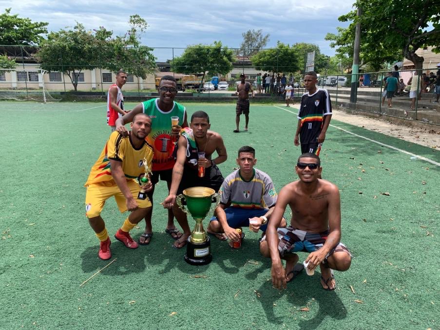 PraiaBrava21's tweet photo. É campeão... ❤️💚💛 #MMXII https://t.co/E3kG6eelfG