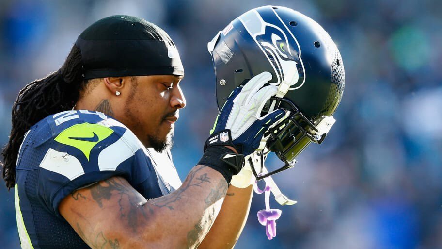 FantasyBinge's tweet photo. Beast Mode headed to Seattle to discuss a potential return to a depleted backfield!! https://t.co/Fp0UpKp9W4
