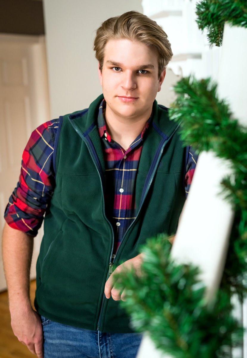 TheMoxieDesign's tweet image. It&apos;s our last official holiday teaser from our Class of 2020 #modelteam  photoshoot 🎄🎅
Handsome as always, Payton!