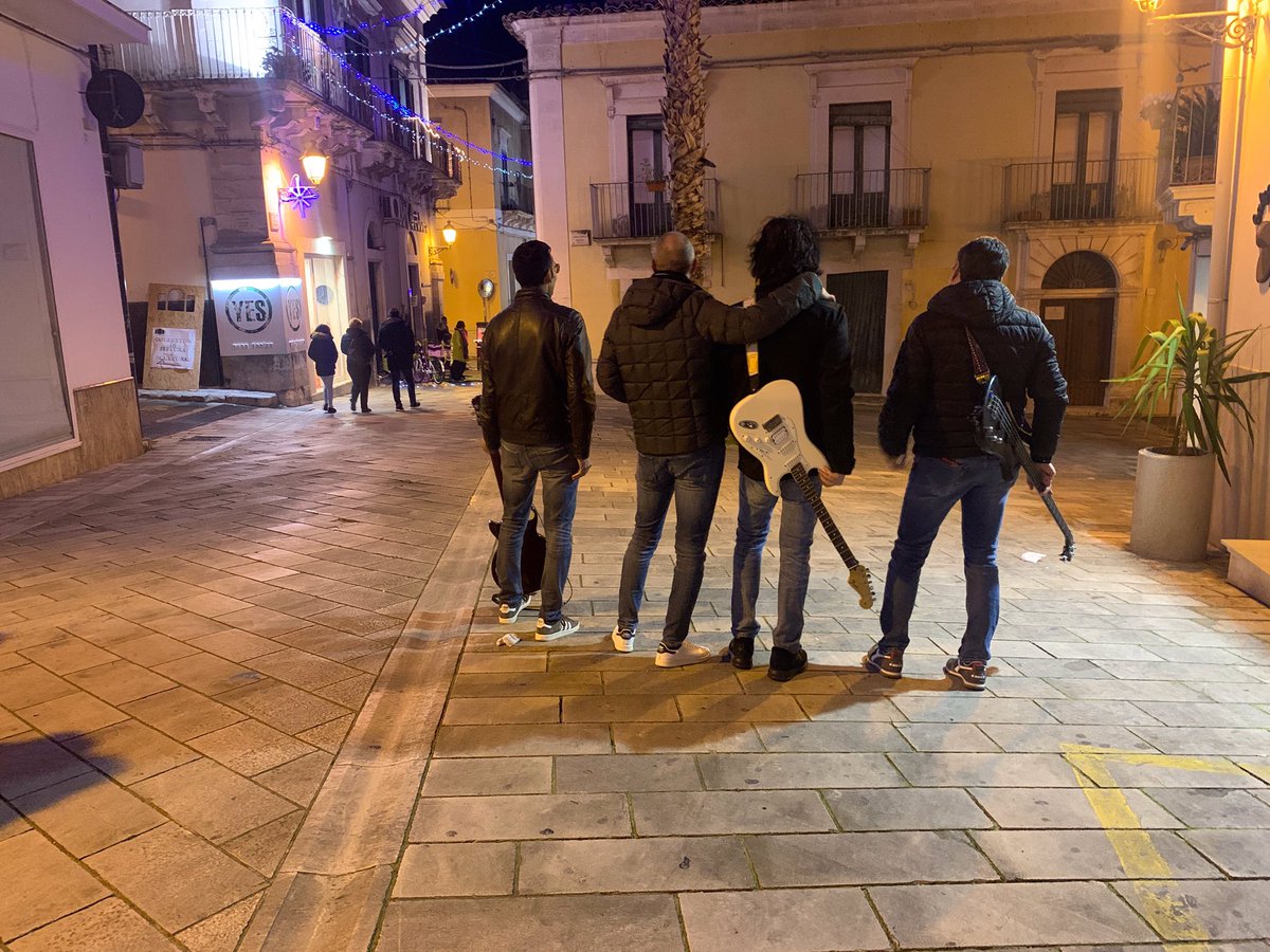 LiveTkm's tweet photo. #tabskillersmachine #tkm #sudoccidentalesicula #livetour2019 #corsoinfesta #comiso #ragusa #sicilia #22dicembre2019 #live #rock #band #enjoy #thankyouall❤️ https://t.co/wAk3Ld1Zlv