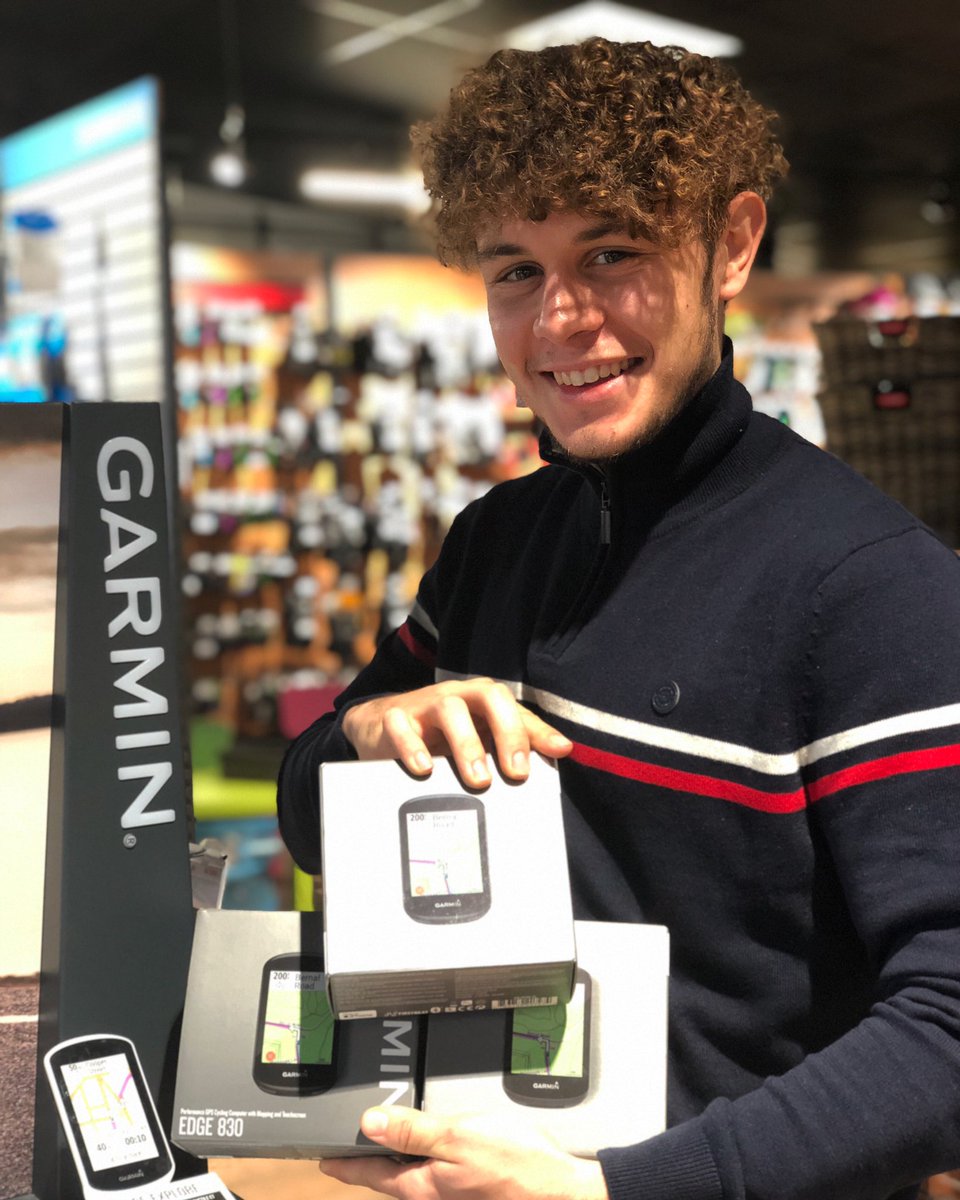 BernaudeauC's tweet photo. Notre stagiaire pose pour vos #CADEAUXDERNIÈREMINUTE 
GARMIN 830 🗣 339 au lieu de 399€ https://t.co/F93uSqeBHz
