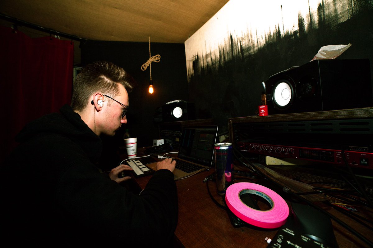 kyleknudsn's tweet photo. drummer, songwriter, producer, lighting designer, and worst of all, my best friend. happy birthday Cloton https://t.co/q6lNC990GX