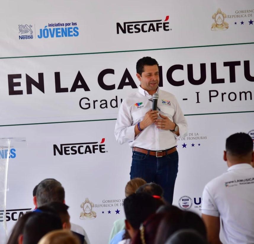 Arcas13091's tweet photo. Nuestra labor de apoyar a los jóvenes y la caficultura hondureña no para!!!
Estamos apoyando en graduar 25,000 jóvenes en barismo, catación y mejores prácticas agrícolas. https://t.co/Bk1ZAjQ0vl