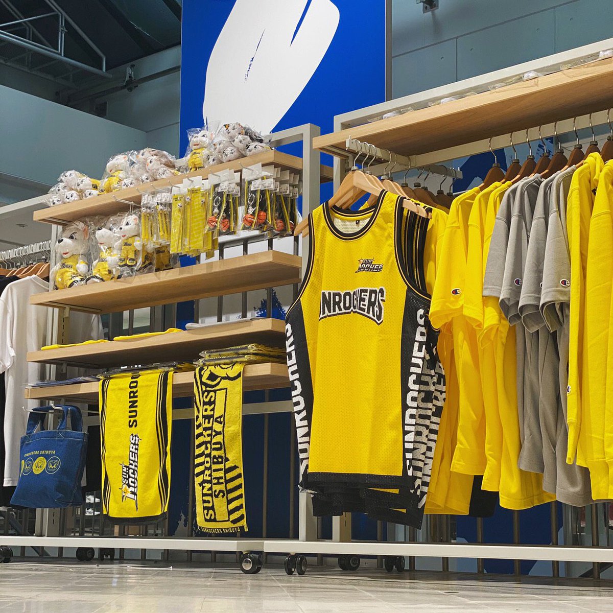 スーパースポーツゼビオ渋谷公園通り店(3階)にてサンロッカーズ