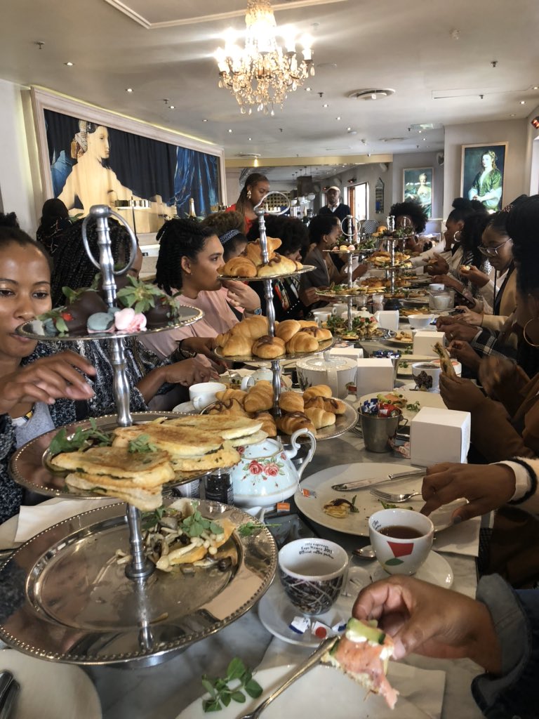 nilotiqa's tweet photo. The #NilotiqaHighTea π«
Our theme was #HairCare so clean, you could eat it. This masterclass was such a fave π we got to spend the day with beautiful women that influence this category and learn a lot more about the business we love #HairCare
#ALookAt2019 #Vision2020 https://t.co/OlADtCRyja